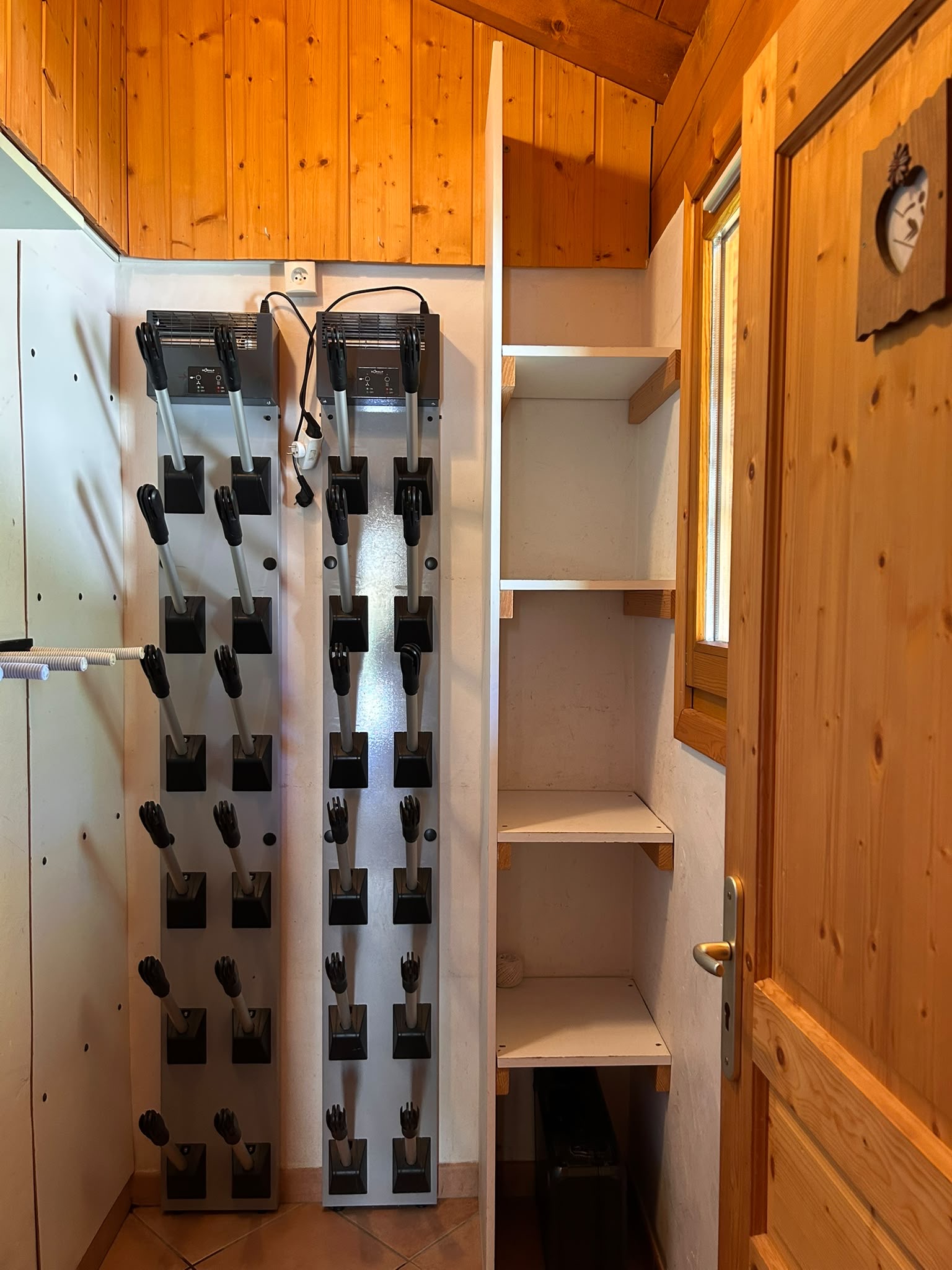 Sèche-chaussures et rangement pour l’équipement de ski